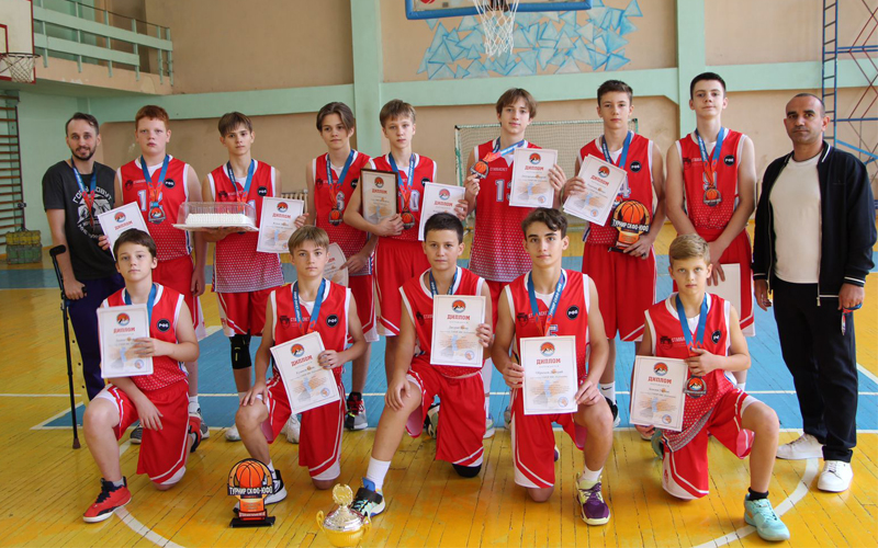 Баскетболисты из Ессентуков стали серебряными призерами Межрегионального турнира.