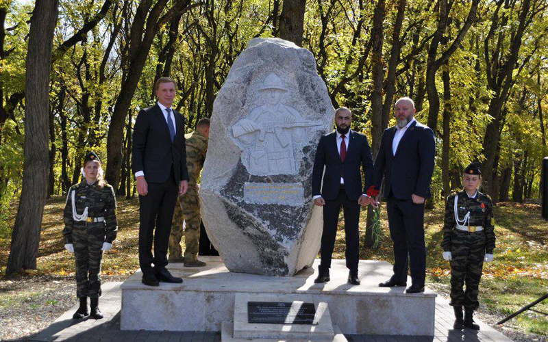 В Ессентуках открыли памятник воинам-афганцам.