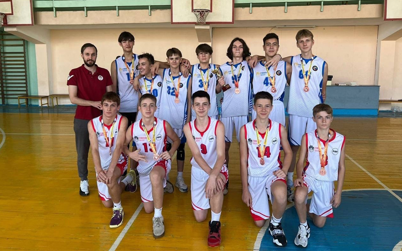Баскетболисты из Ессентуков стали бронзовыми призерами Первенства края.