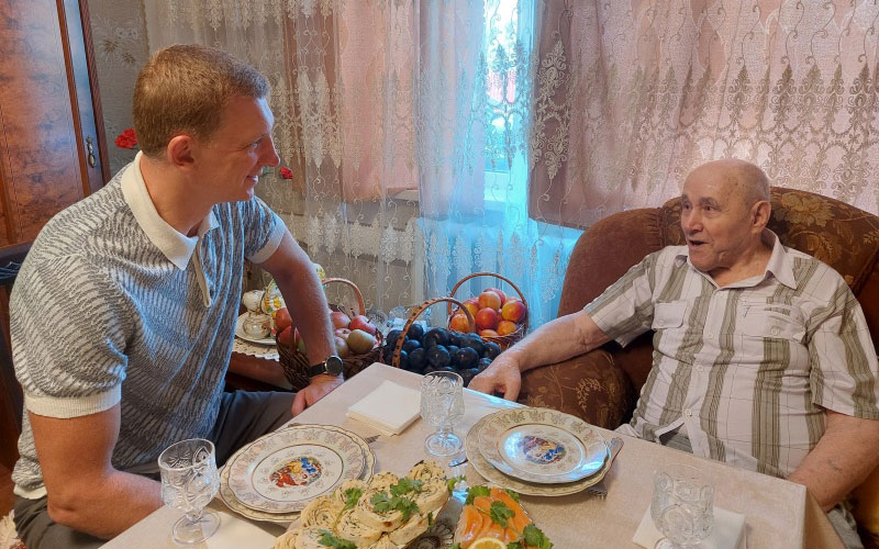 В Ессентуках чествуют 99-летнего ветерана Великой Отечественной.