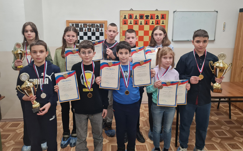 В Ессентуках выбрали лучшие шахматные команды курорта.
