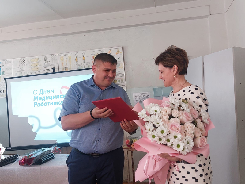 22 медработника Ессентуков получили Почетные грамоты в честь профессионального праздника..