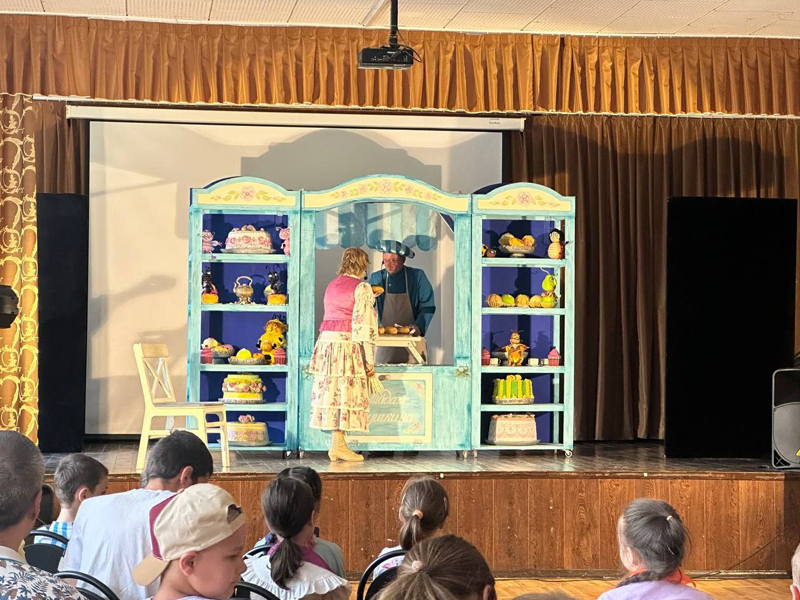 Краснодарский театр кукол дал спектакль для детей ессентукских защитников.