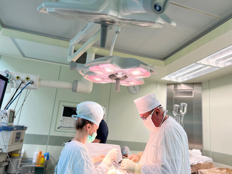 Ессентукские хирурги провели высокоточную операцию у 74-летнего пациента..
