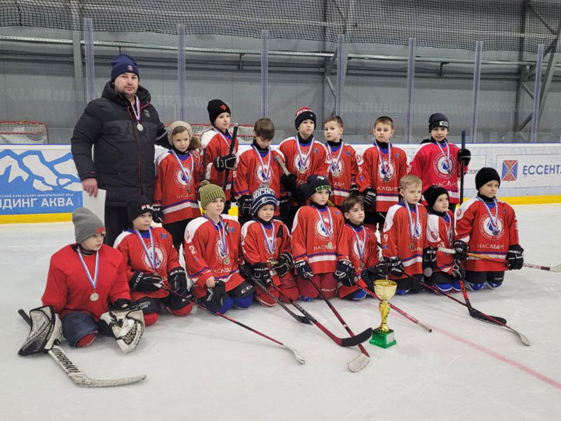 Хоккеисты Ессентуков стали призерами ледового турнира.