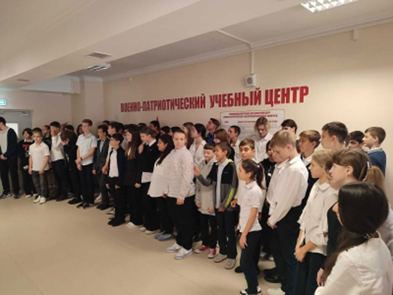 Активисты поискового отряда «Боевая Слава» обучили ессентукских школьников.